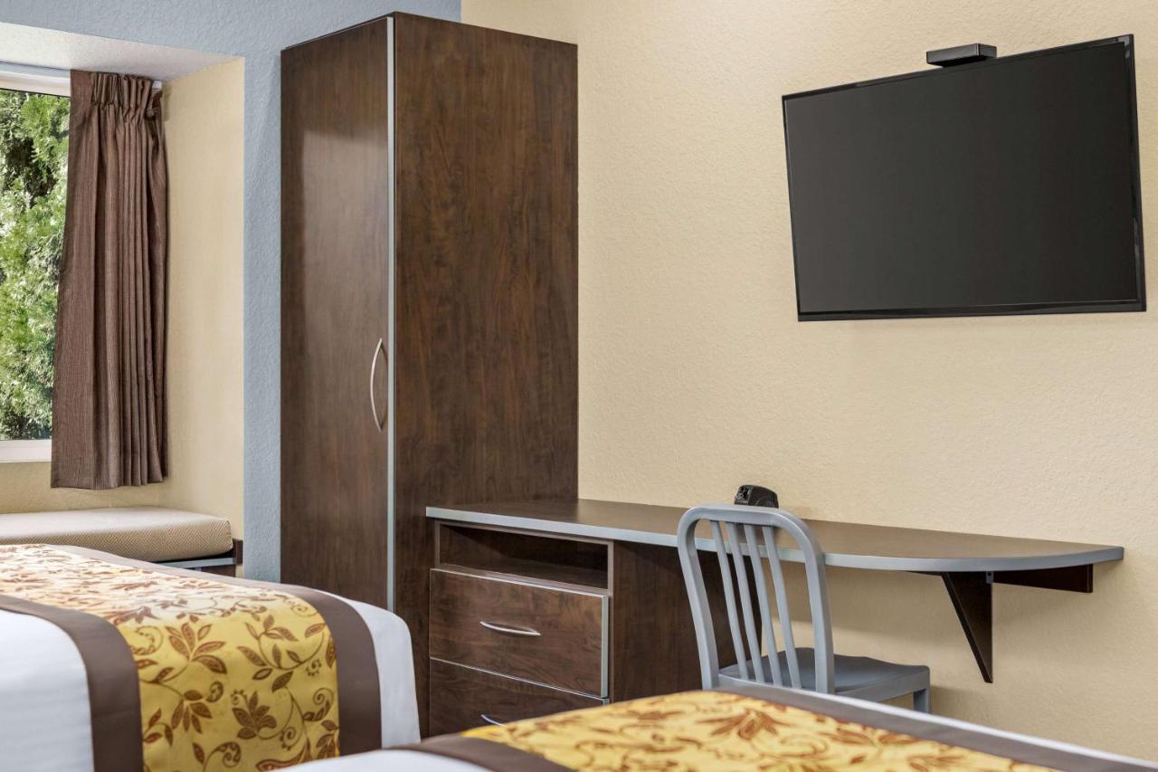 Microtel & By Wyndham Woodstock/atlanta North Hotel 2*